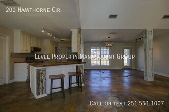 200 Hawthorne Cir in Fairhope, AL - Building Photo - Building Photo