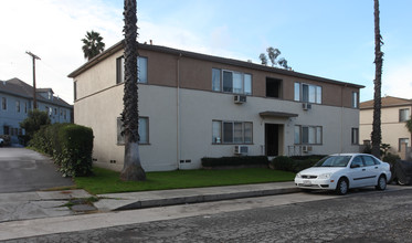 6400-6412 Roble Ave in Los Angeles, CA - Building Photo - Building Photo