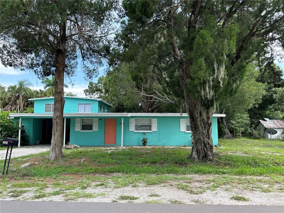 3805 7th Ave W in Bradenton, FL - Foto de edificio