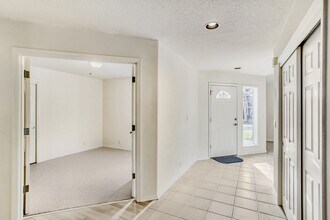 374 NE 49th Ave in Hillsboro, OR - Building Photo - Building Photo