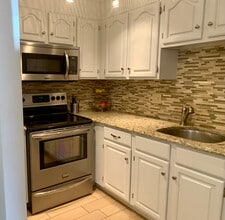 142 Quincy Shore Dr, Unit Unit 155 in Quincy, MA - Building Photo - Building Photo