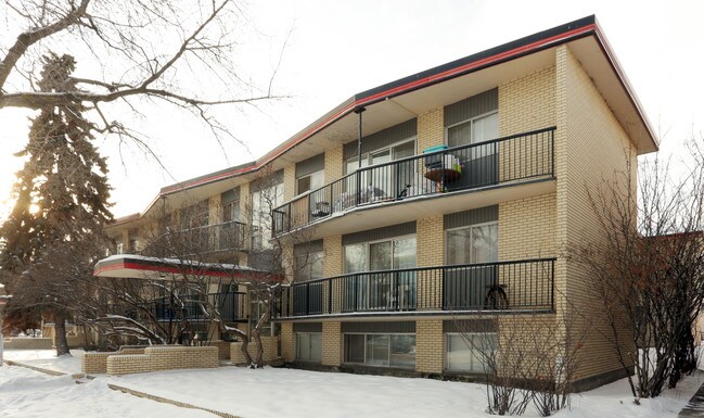 Waselenak Place in Edmonton, AB - Building Photo - Building Photo