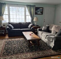 708 E Pond Meadow Rd in Westbrook, CT - Building Photo