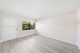1310 W 29th St in Hialeah, FL - Building Photo - Building Photo