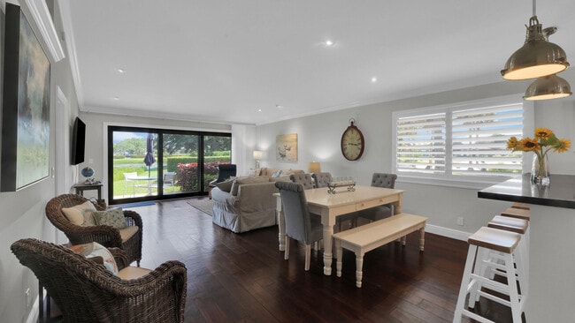 515 Club Dr in Palm Beach Gardens, FL - Building Photo - Building Photo