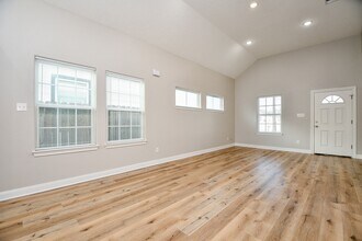 8132 Sunbury St in Houston, TX - Building Photo - Building Photo