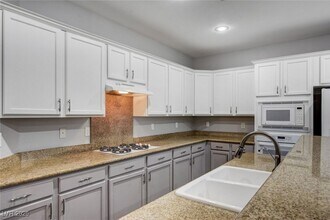 5643 Almocita Ct in Las Vegas, NV - Building Photo - Building Photo