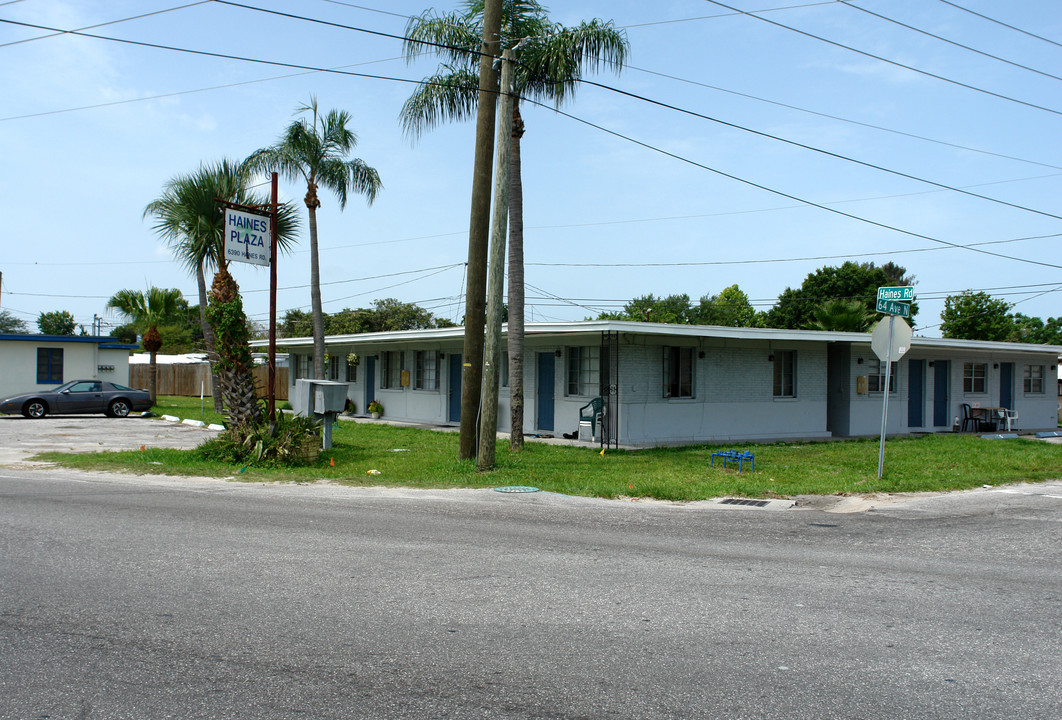 6390 Haines Rd in St. Petersburg, FL - Building Photo