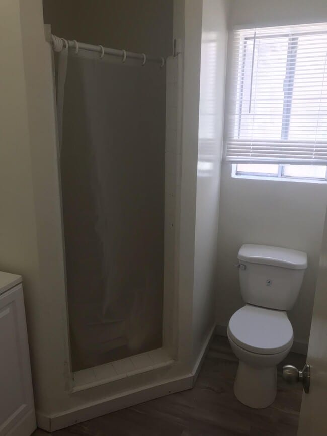 1427 Rock Glen Ave, Unit 4