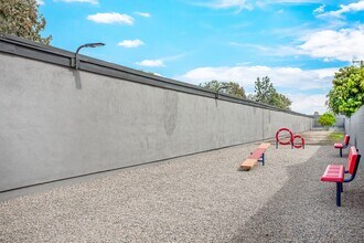 Twin Pines Apartments in Anaheim, CA - Building Photo - Building Photo