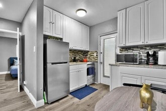 201 SE 23rd St, Unit 2 in Fort Lauderdale, FL - Building Photo - Building Photo