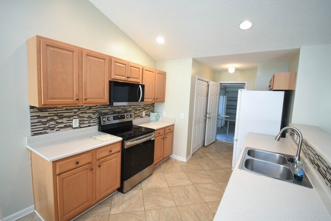 717 W Perry Rd in Myrtle Beach, SC - Building Photo - Building Photo