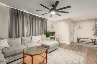 4410 S Grandview Ave in Tempe, AZ - Building Photo - Building Photo