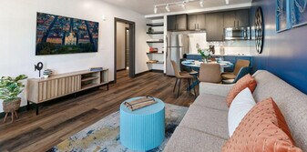 611 Commerce St in New Orleans, LA - Building Photo