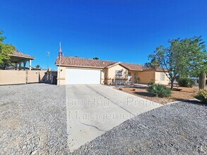 380 Round Up Ct in Pahrump, NV - Building Photo - Building Photo