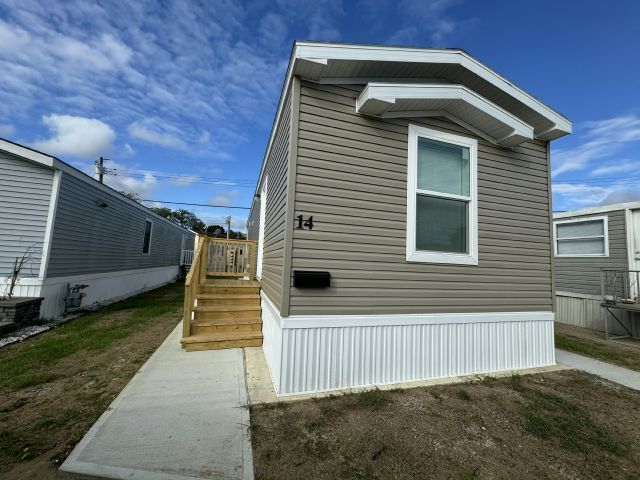 14 Avenue A in Keansburg, NJ - Building Photo