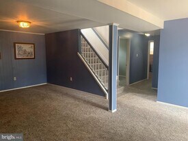 13925 Mattapony Dr in Woodbridge, VA - Building Photo