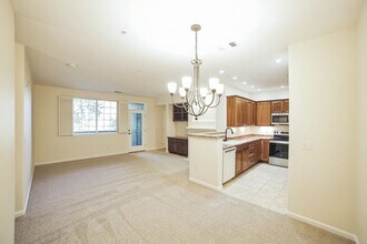8035 Lee Dr in Arvada, CO - Foto de edificio - Building Photo