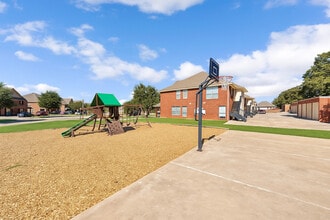 Woodhaven Villas in Weatherford, TX - Foto de edificio - Building Photo