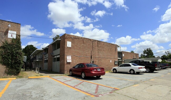 Winkler-Belvedere Apartments in Houston, TX - Foto de edificio - Building Photo