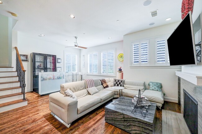 property at 1919 Colquitt St