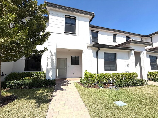 12961 SW 233rd Terrace in Princeton, FL - Building Photo - Building Photo