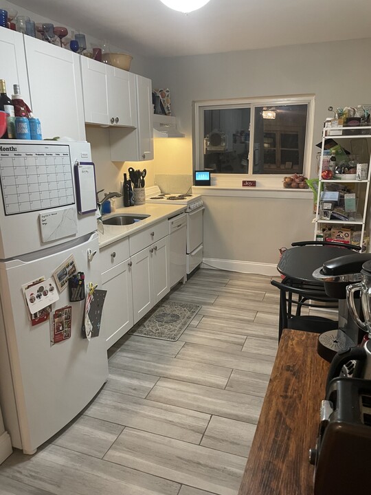 63 Selkirk Rd in Boston, MA - Building Photo