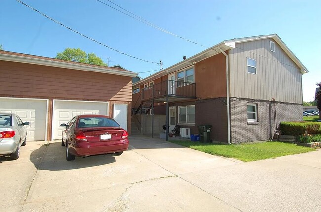 609 Westgate St in Iowa City, IA - Foto de edificio - Building Photo