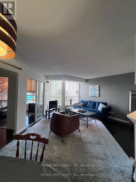 50-450 Kingsbridge Garden Cir in Mississauga, ON - Building Photo - Building Photo