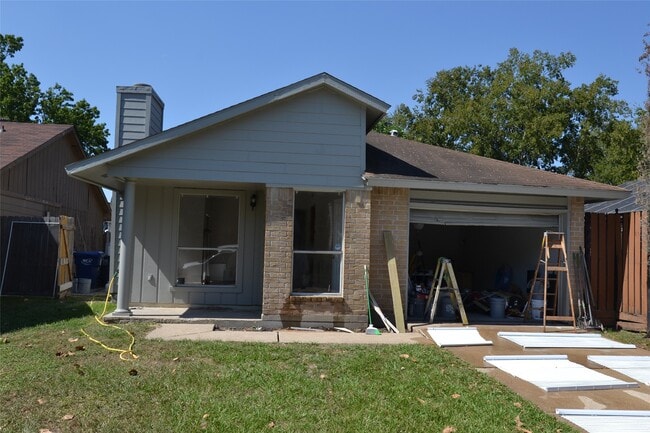 6343 Glenhagen Dr in Houston, TX - Building Photo - Building Photo
