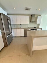 1600 NE 1st Ct in Miami, FL - Foto de edificio - Building Photo