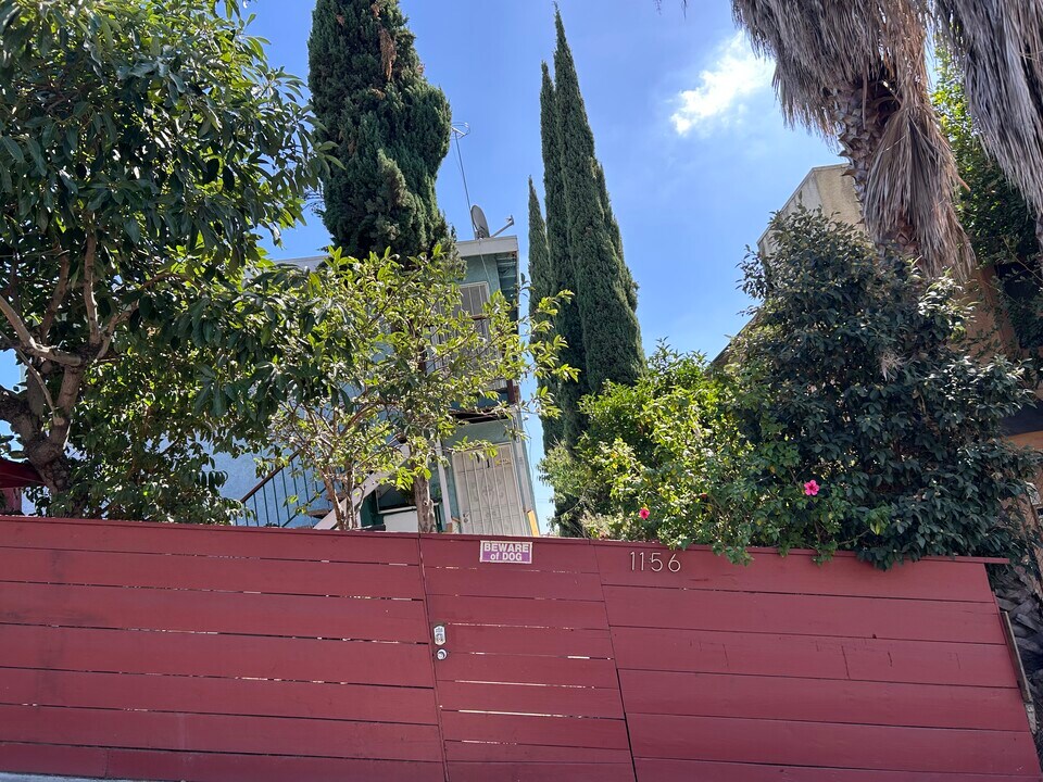 1156 N Chicago St, Unit 4 in Los Angeles, CA - Building Photo