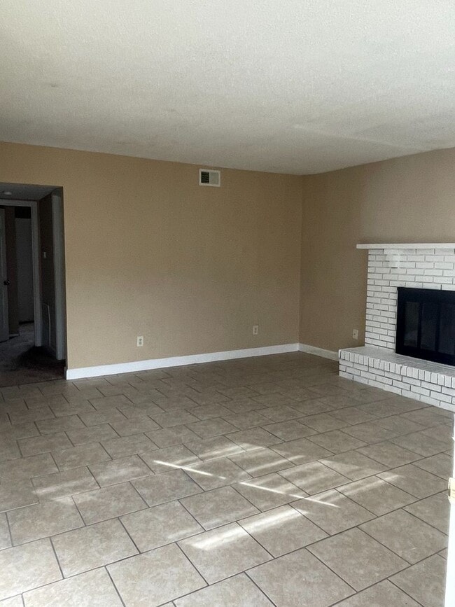 295 Chris Dr in Columbia, MO - Building Photo - Building Photo