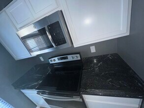 520 Revere Dr, Unit C in La Place, LA - Building Photo - Building Photo