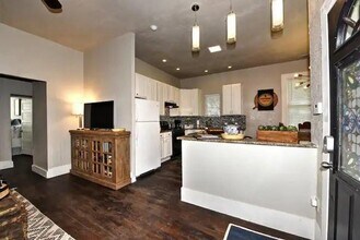 704 Essex St in San Antonio, TX - Building Photo - Building Photo