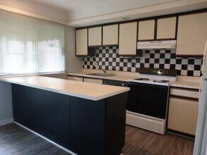 1214 Bristol Dr in Memphis, TN - Building Photo - Building Photo