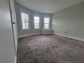 206 Cambridge Ave, Unit 206 Cambridge Ave Garfiel in Garfield, NJ - Building Photo - Building Photo