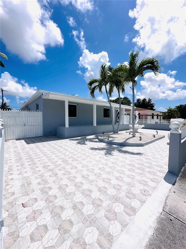 82 E 16th St in Hialeah, FL - Building Photo - Building Photo