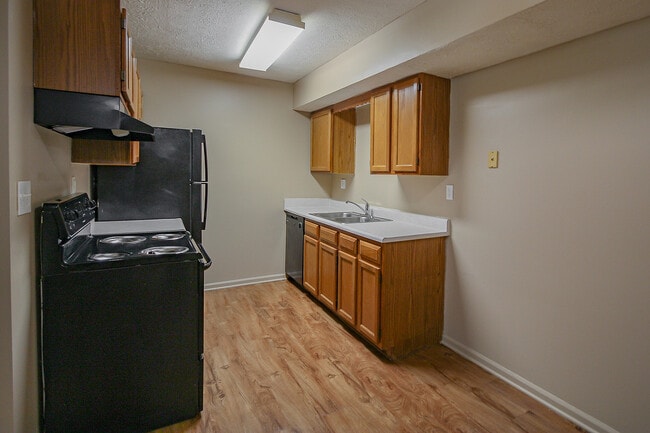 Ashton Lake Apartments