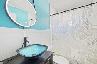 1651 Suwanee Dr in West Palm Beach, FL - Building Photo - Building Photo