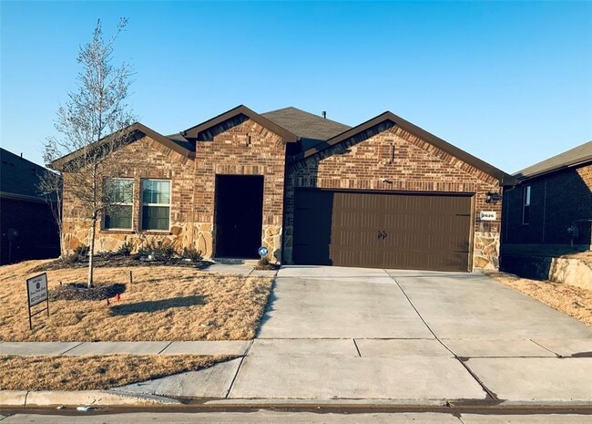 property at 2626 Fieldcrest Ln.