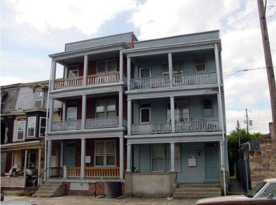 1417 Vernon St in Harrisburg, PA - Foto de edificio