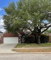 931 N Sky Dr in Houston, TX - Building Photo