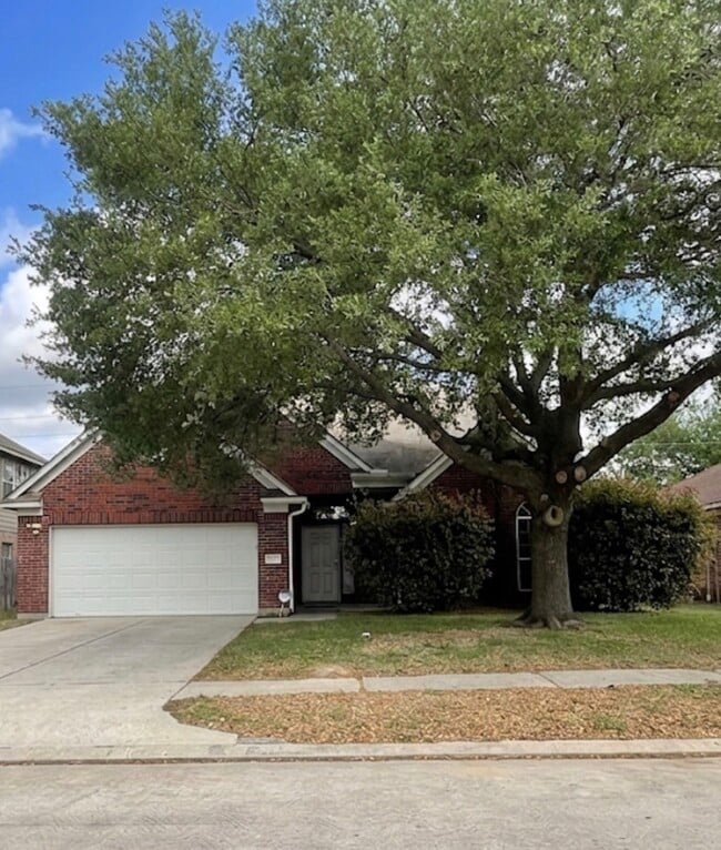 property at 931 N Sky Dr