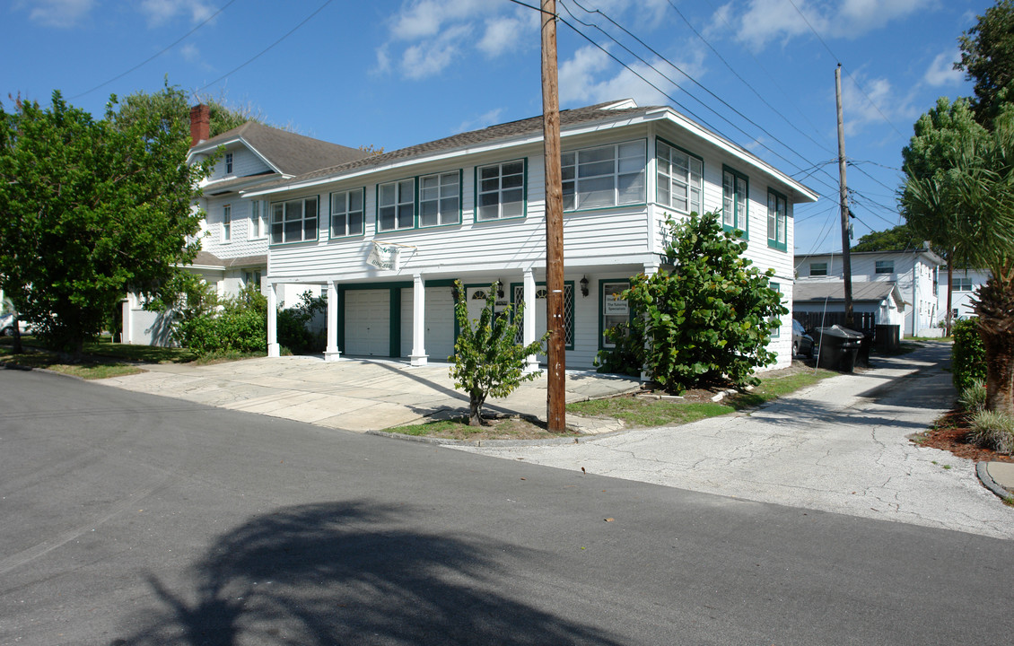 Building B in St. Petersburg, FL - Building Photo