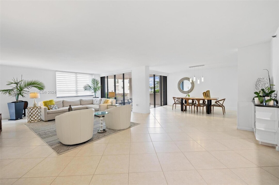 10175 Collins Ave, Unit 103 in Bal Harbour, FL - Building Photo