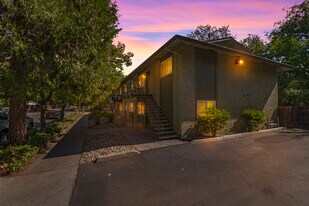 441 W 2nd Ave in Chico, CA - Building Photo
