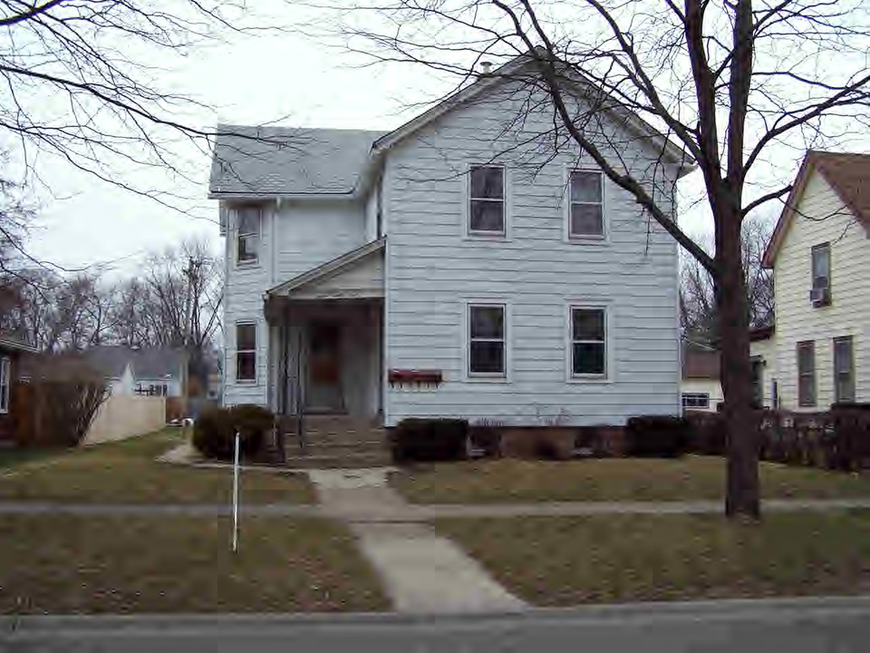 1281 S 4th Ave in Kankakee, IL - Building Photo