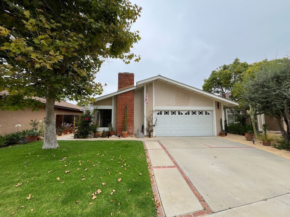 921 Catlin St in Simi Valley, CA - Building Photo