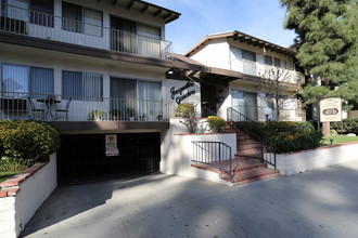 Jacqueline Gardens Apartments in Encino, CA - Building Photo - Building Photo